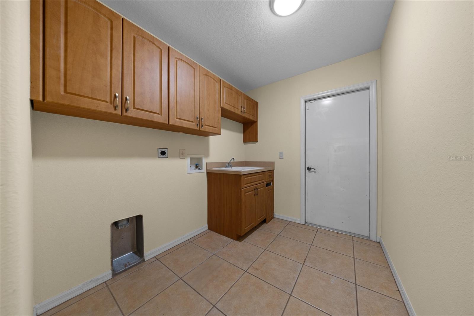 Image 39 of 46 For 8306 Vince Drive