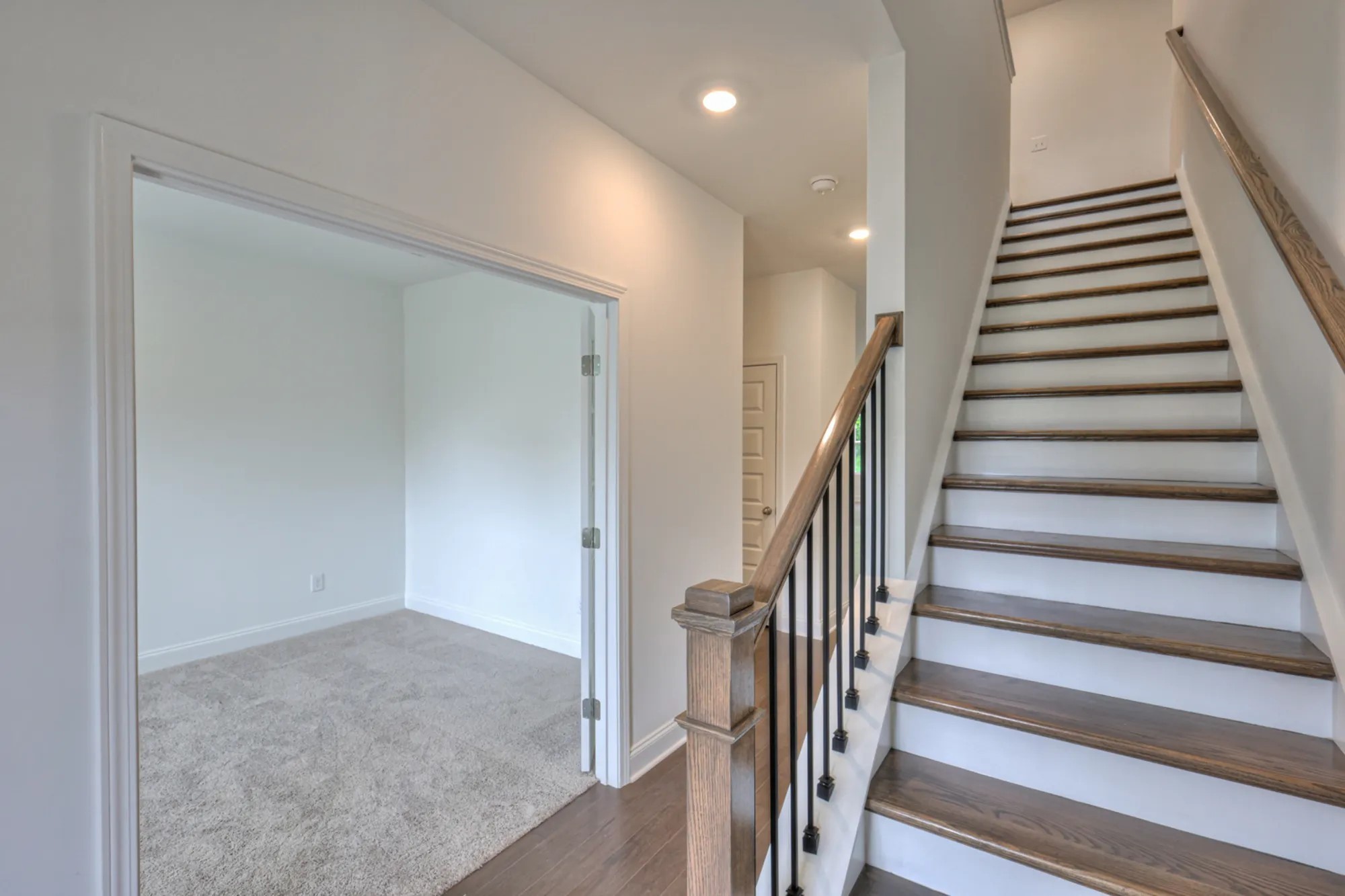 Image 7 of 14 For 624 10th Boulevard