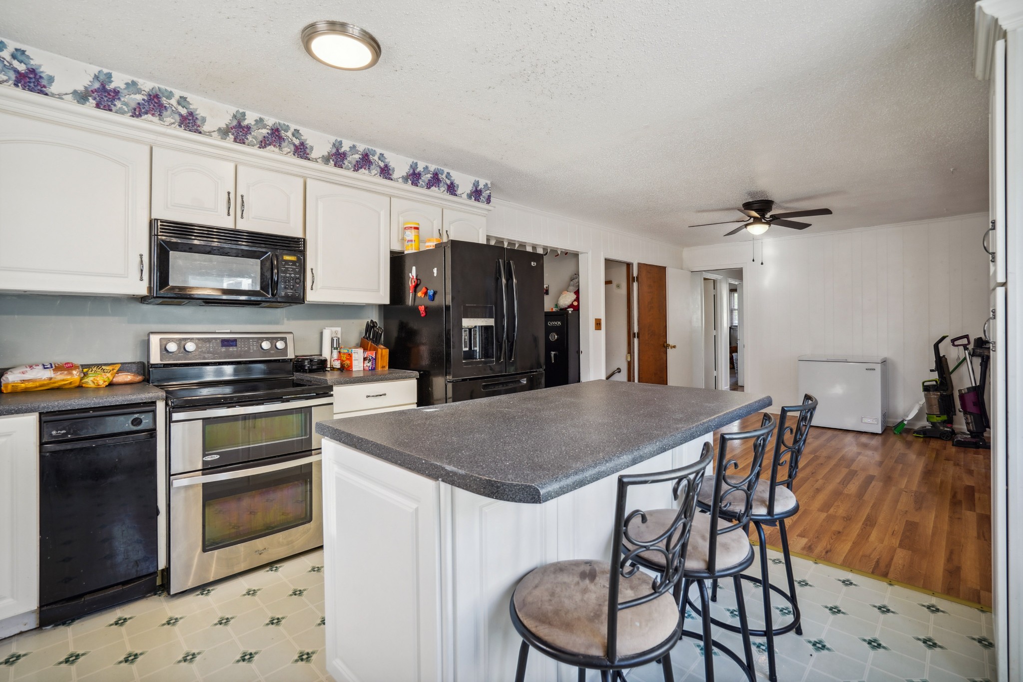 Image 14 of 31 For 15071 16 Place