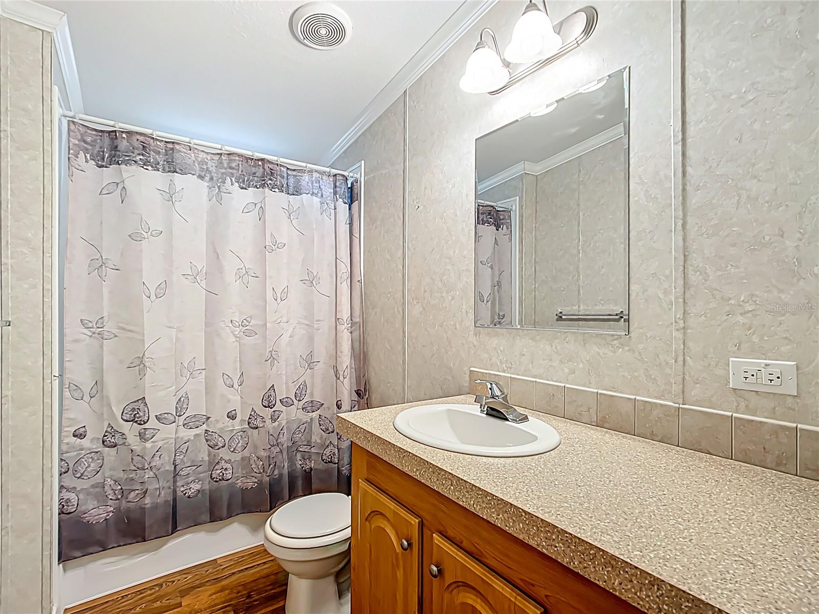 Image 23 of 89 For 10498 18th Terrace