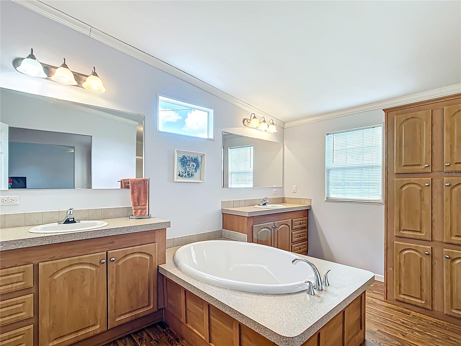 Image 31 of 89 For 10498 18th Terrace