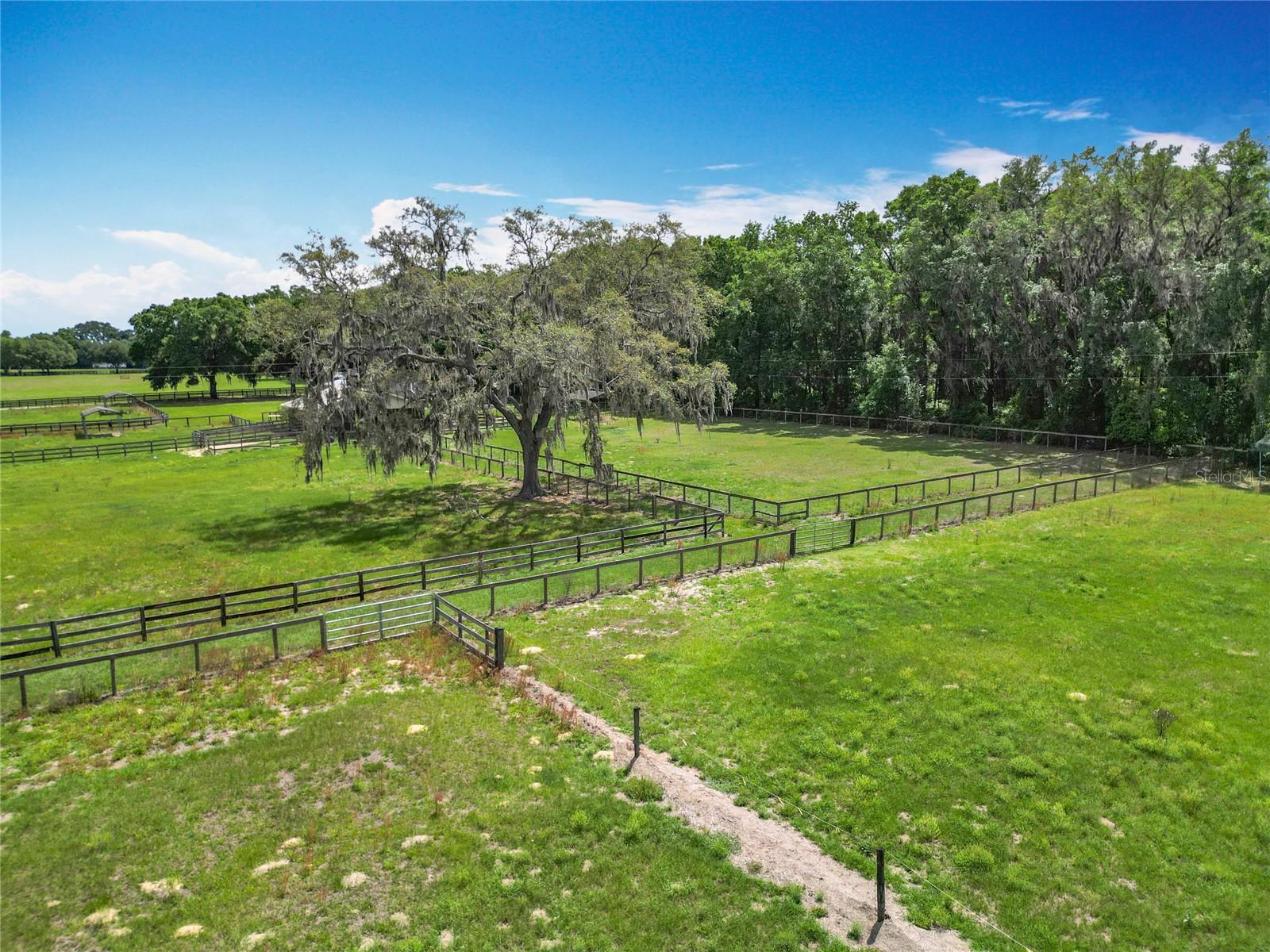 Image 70 of 89 For 10498 18th Terrace