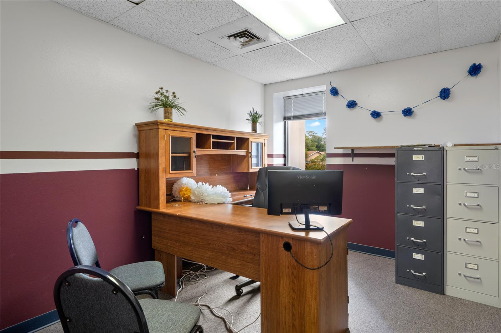 Listing photo id 11 for 1624 Meadowcrest Boulevard 2