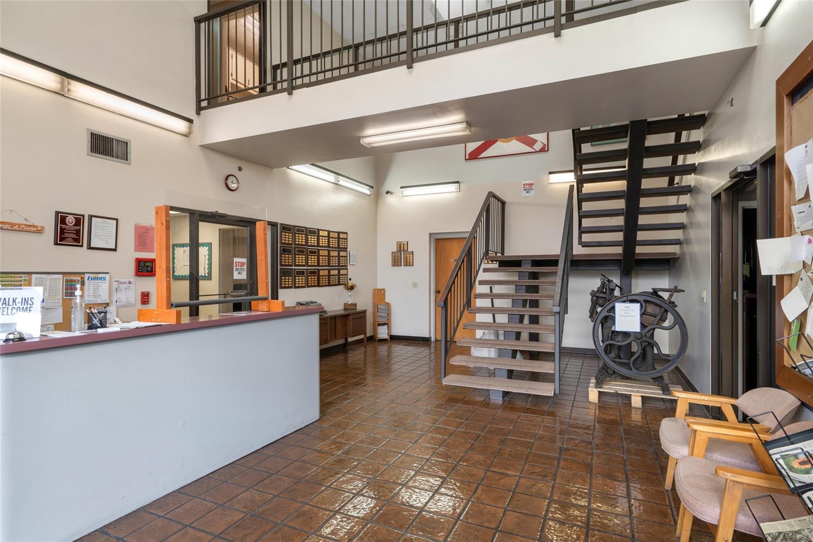 Listing photo id 14 for 1624 Meadowcrest Boulevard 2