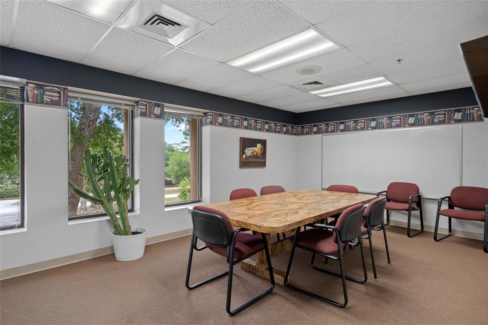 Listing photo id 17 for 1624 Meadowcrest Boulevard 2