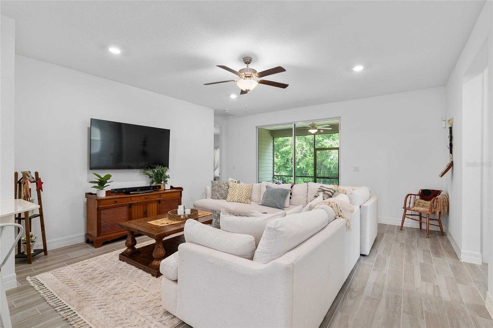 Image 7 of 41 For 1119 42nd Road