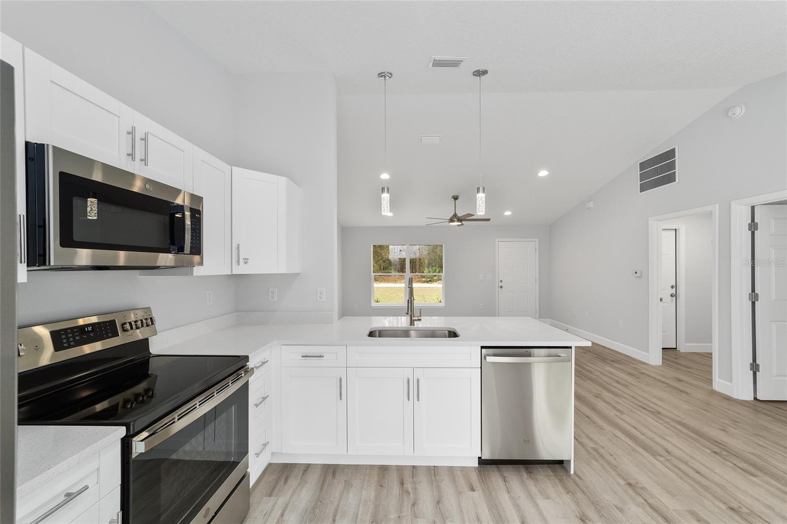 Image 15 of 28 For 15840 38 Place