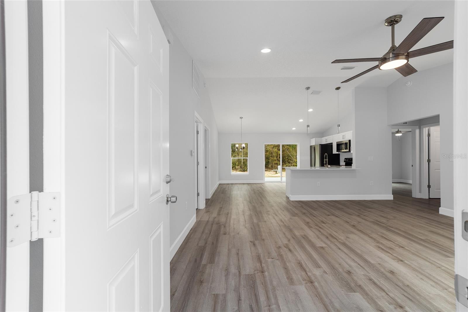 Image 4 of 28 For 15840 38 Place