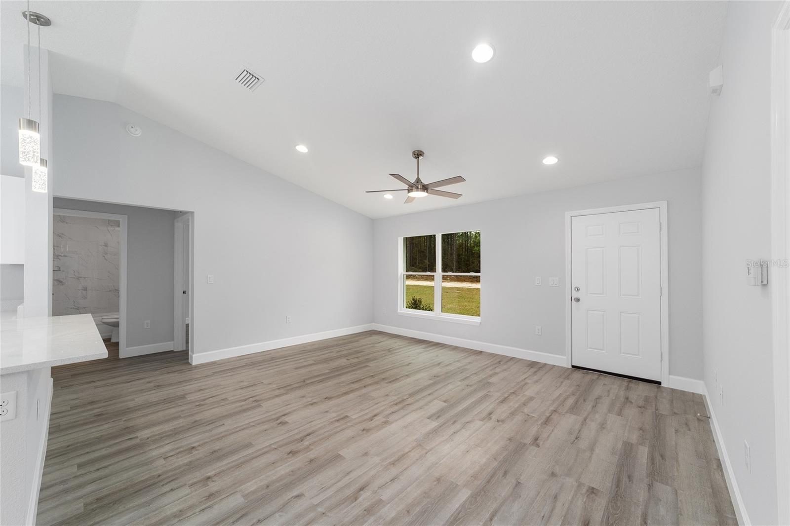 Image 8 of 28 For 15840 38 Place