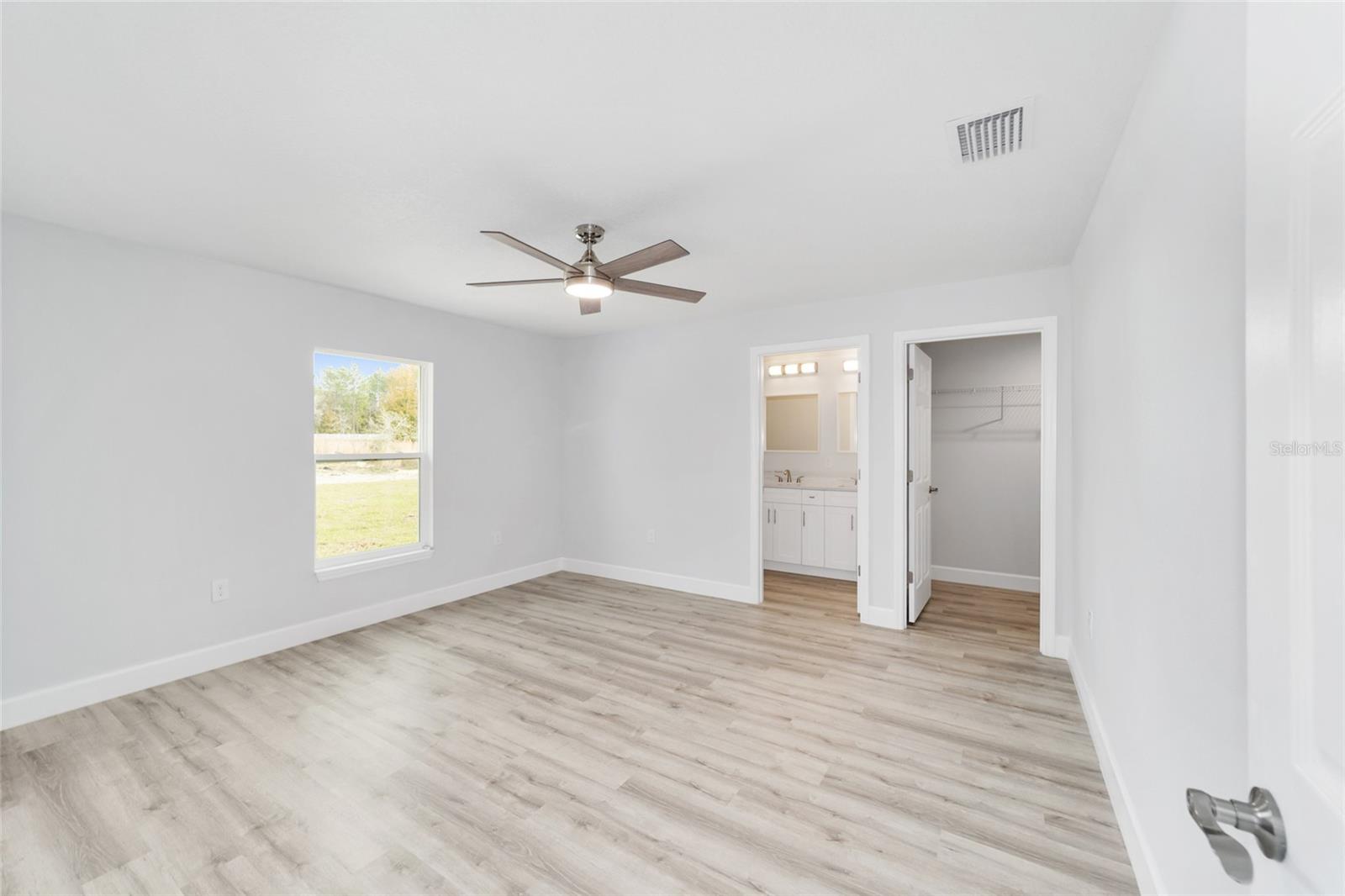 Image 18 of 34 For 15854 38 Place