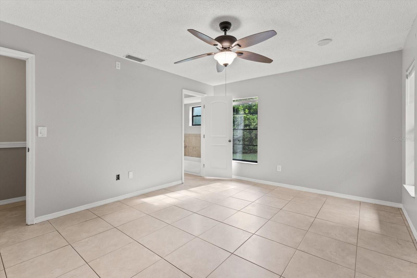 Listing photo id 18 for 11 Sweetgum Court S