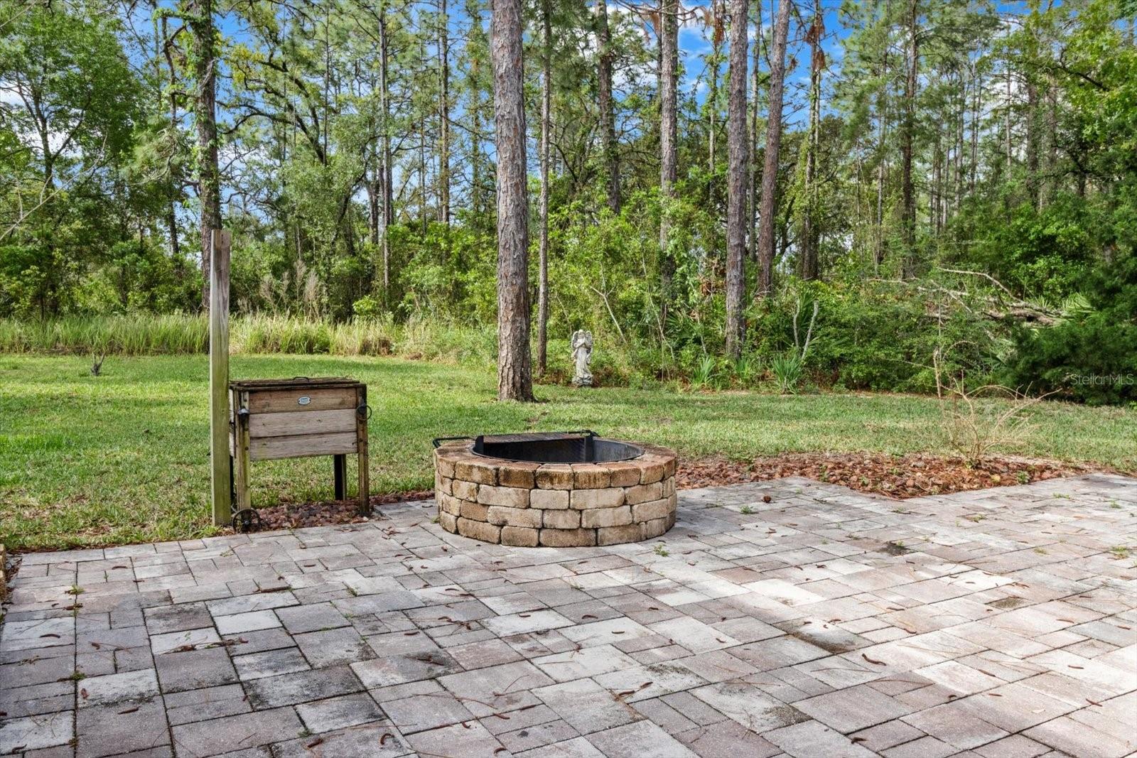 Listing photo id 38 for 11 Sweetgum Court S