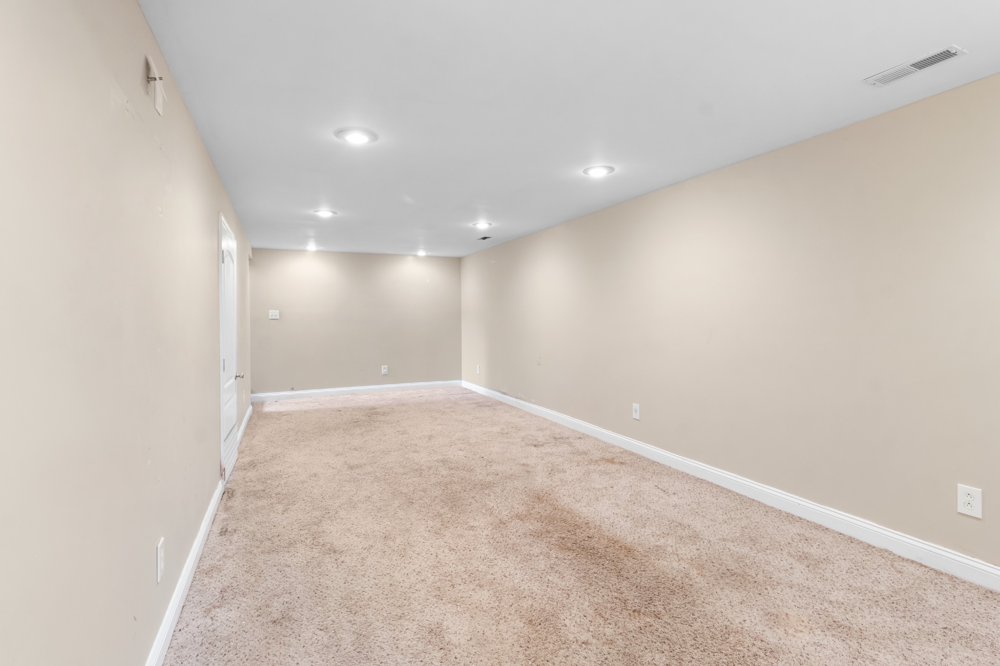 Image 19 of 59 For 11631 Clubview Drive
