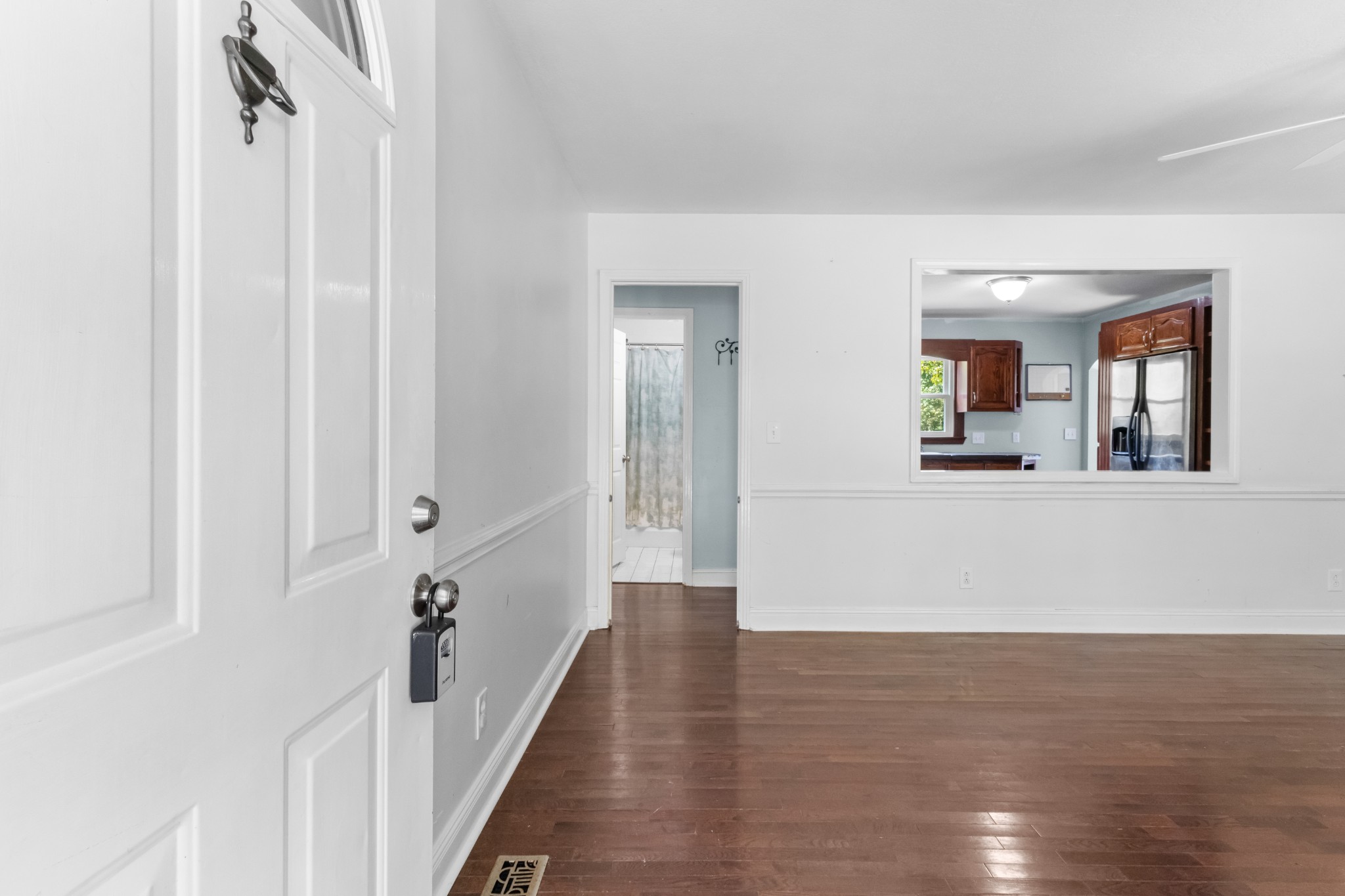 Image 7 of 59 For 11631 Clubview Drive