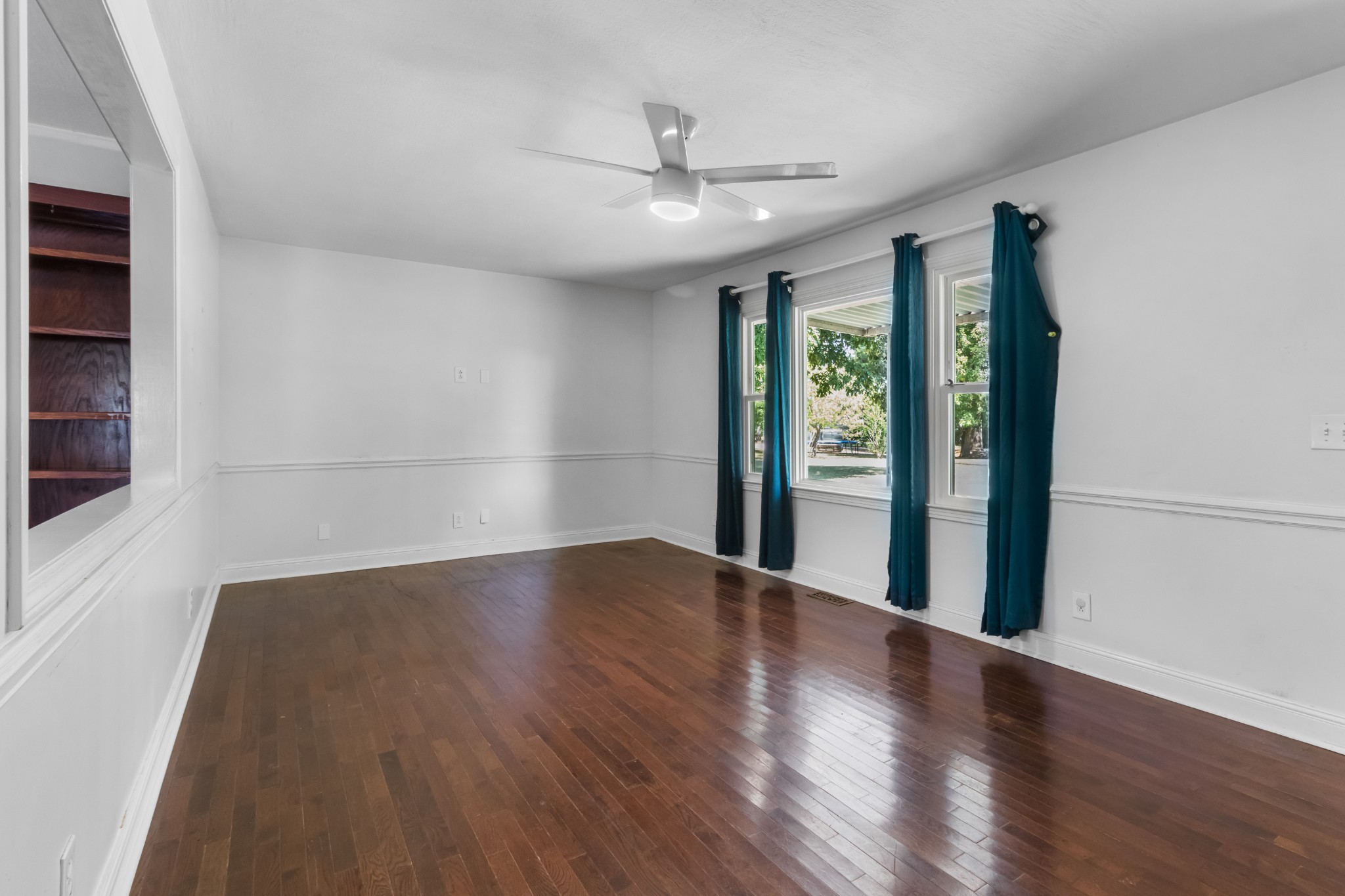 Image 8 of 59 For 11631 Clubview Drive