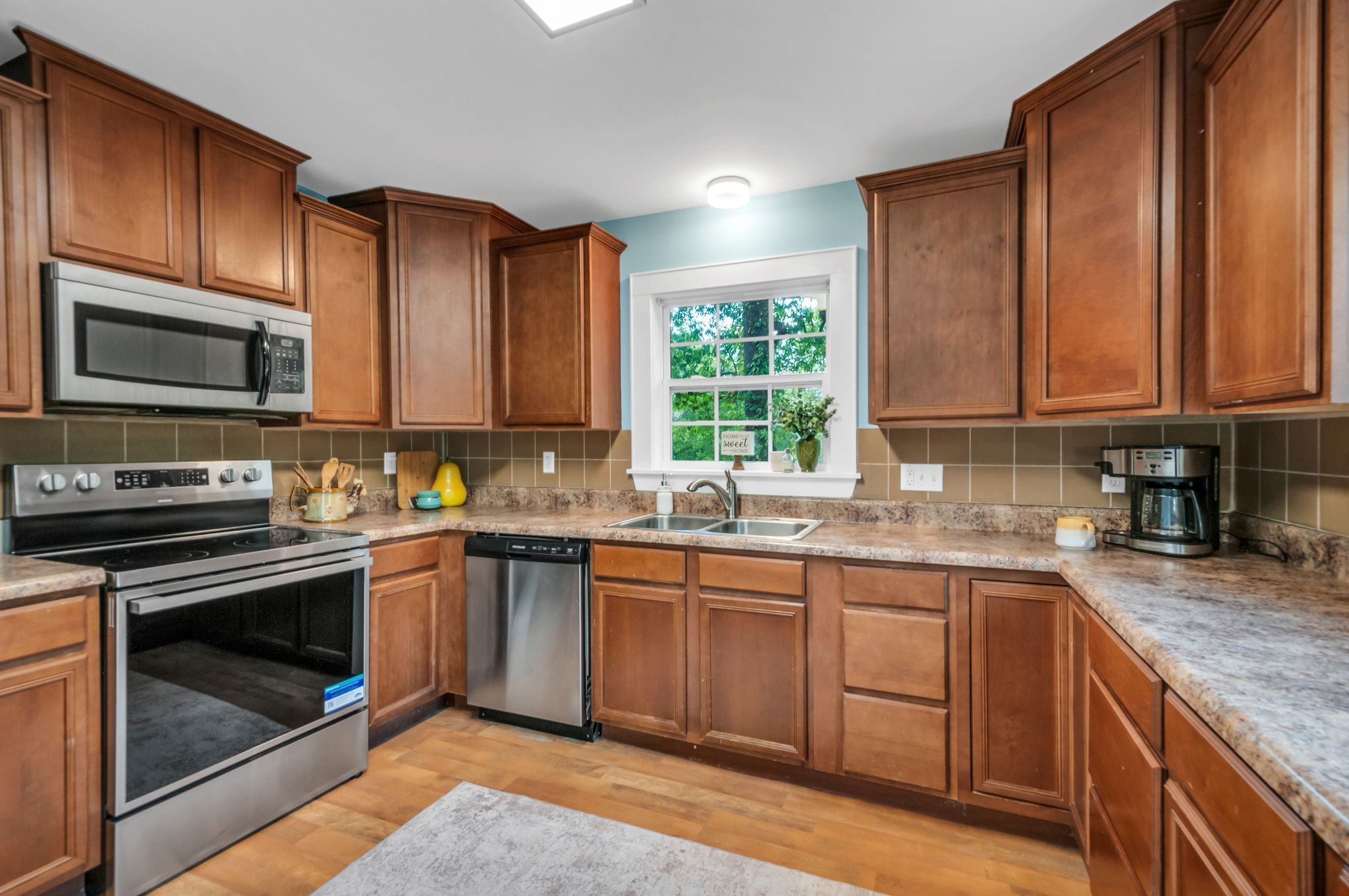 Image 13 of 52 For 5350 82nd Street