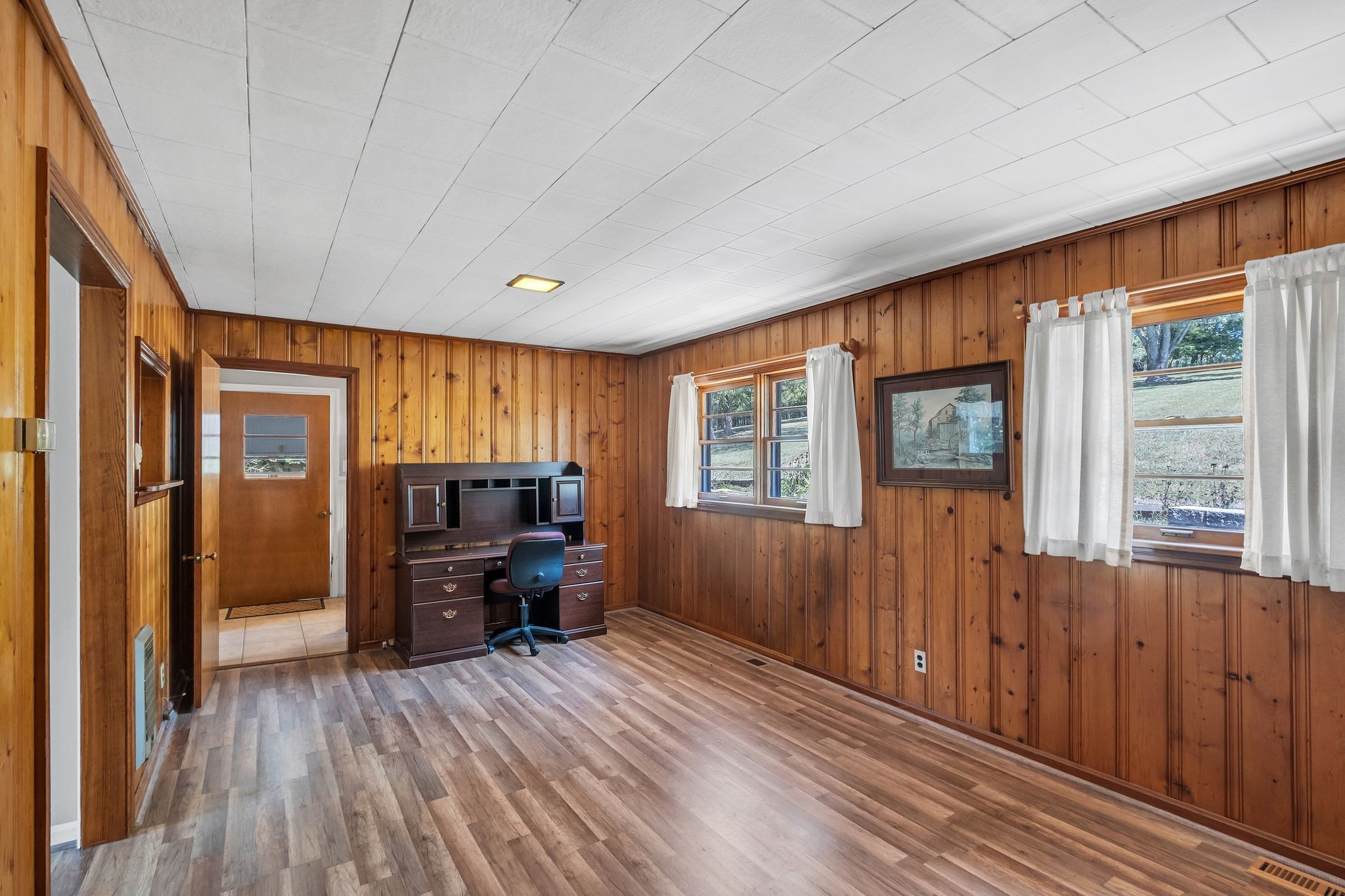 Image 10 of 21 For 9012 91st Circle