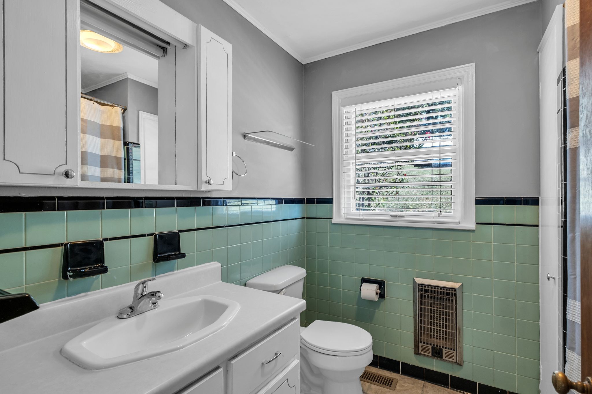 Image 18 of 21 For 9012 91st Circle