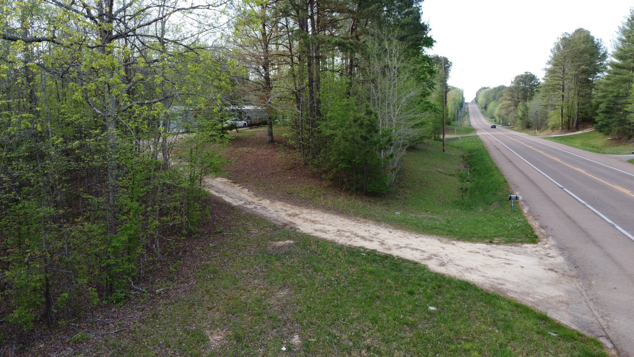 Listing photo id 0 for 2398 Devon Drive