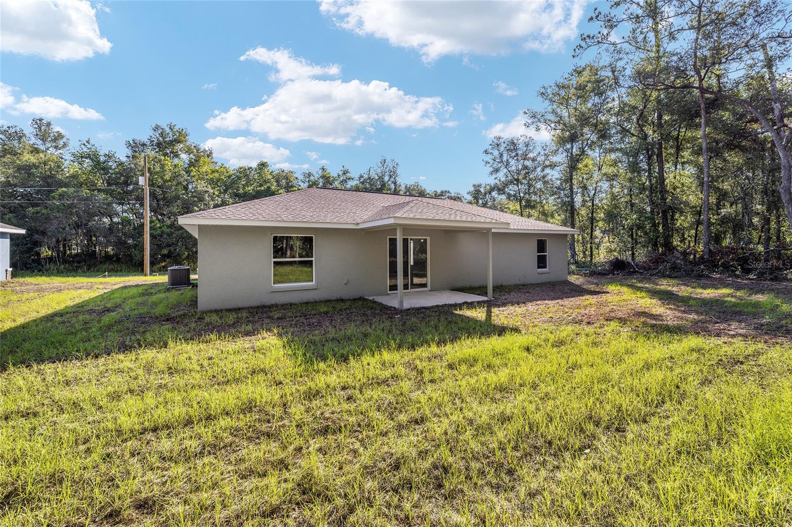 Listing photo id 19 for 2398 Devon Drive