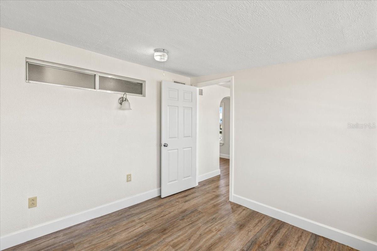 Image 16 of 39 For 57 9th Avenue E