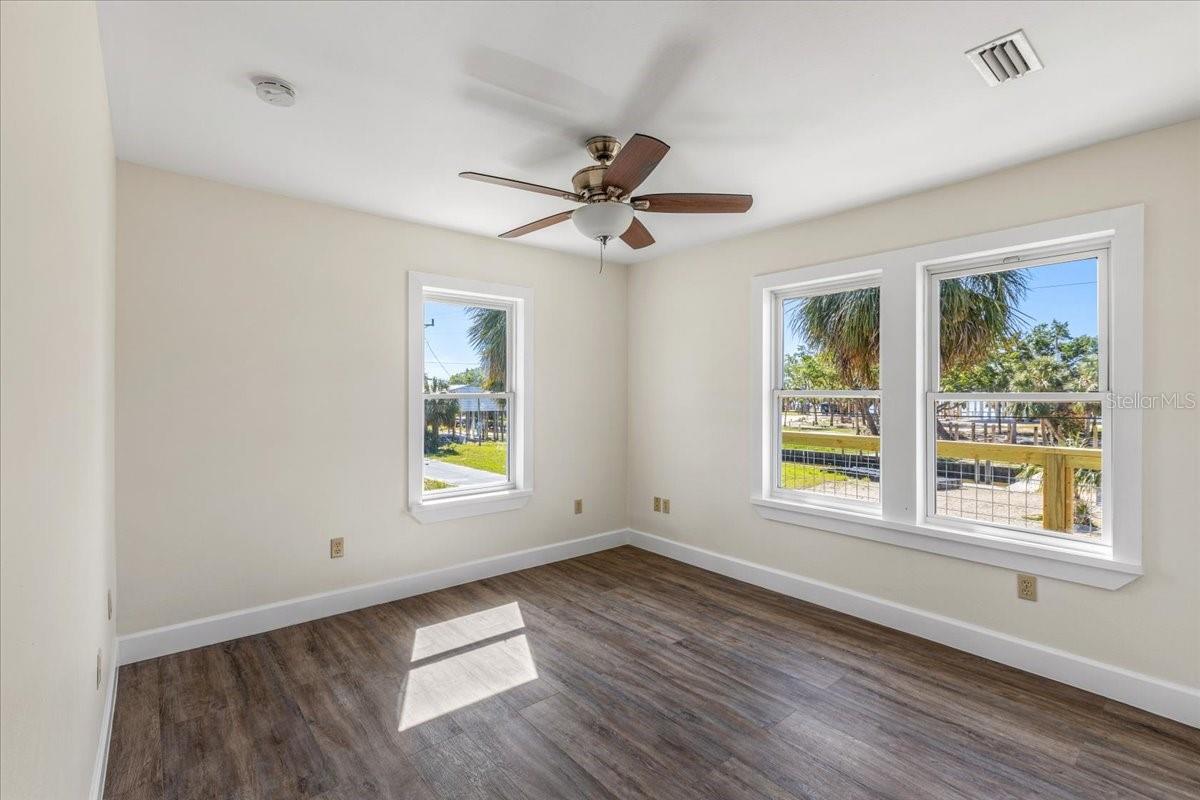 Image 19 of 39 For 57 9th Avenue E