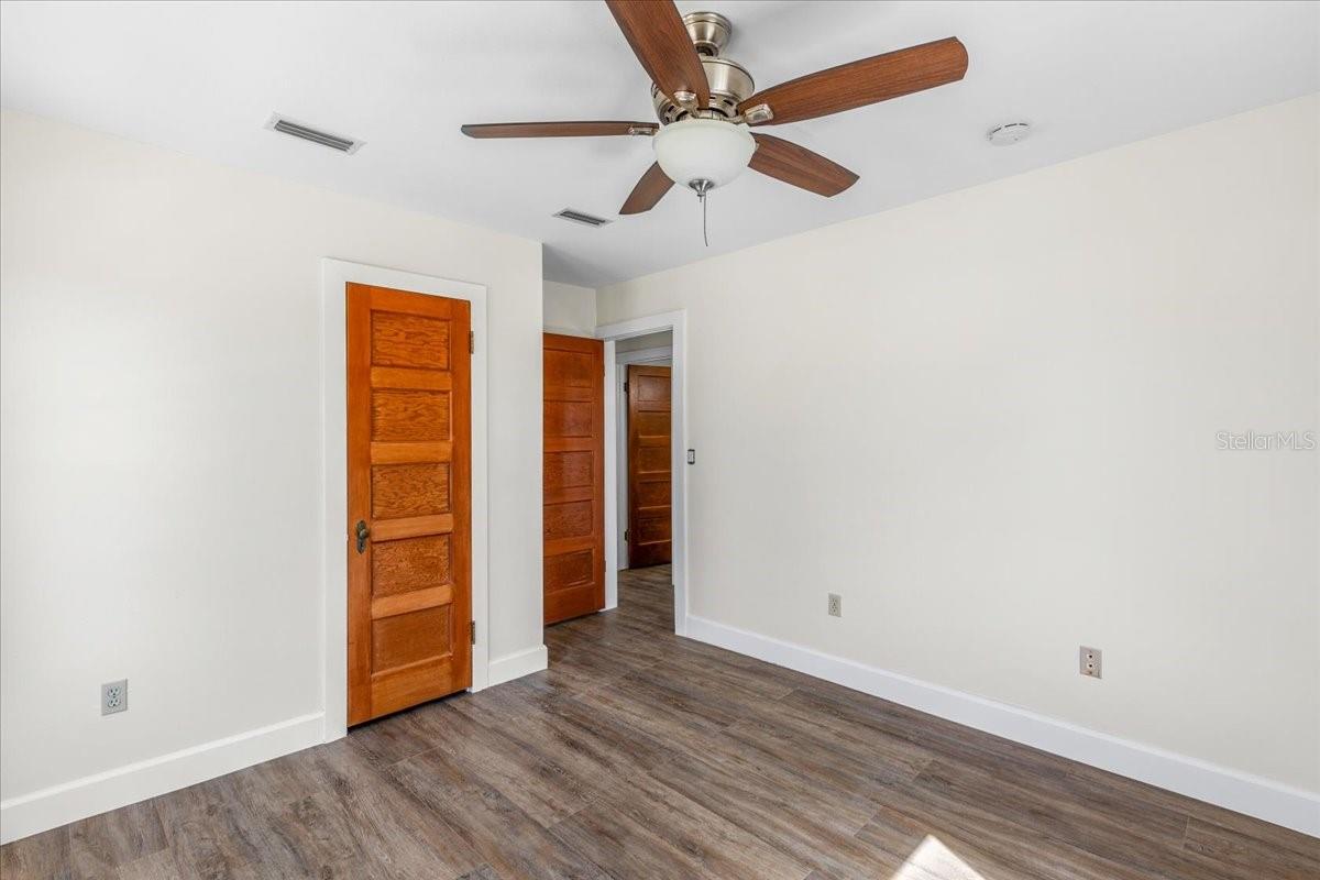 Image 20 of 39 For 57 9th Avenue E