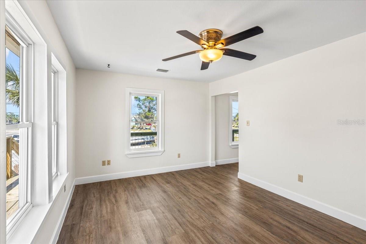 Image 9 of 39 For 57 9th Avenue E