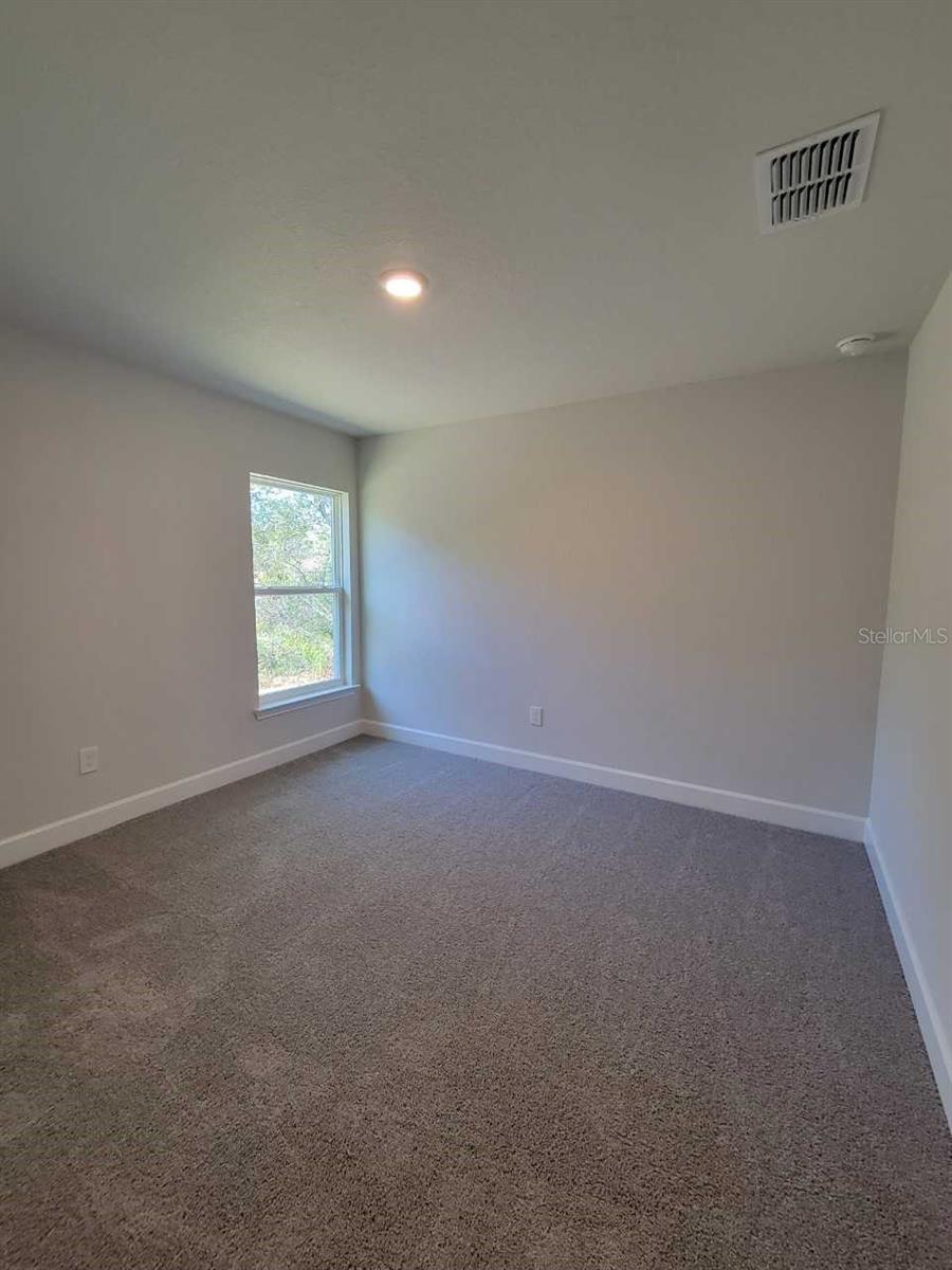 Listing photo id 19 for 13154 69th Court