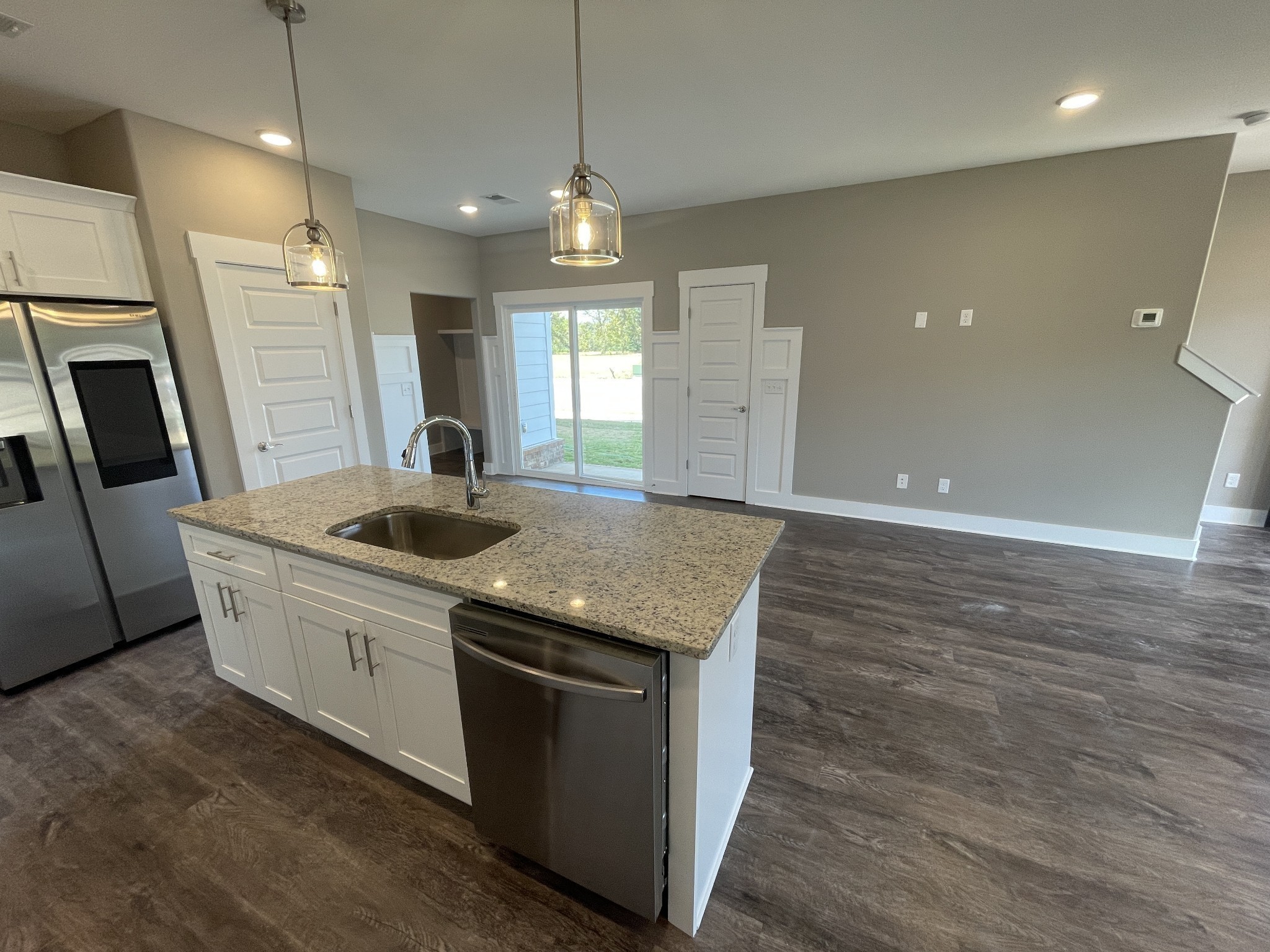 Listing photo id 6 for 13154 69th Court
