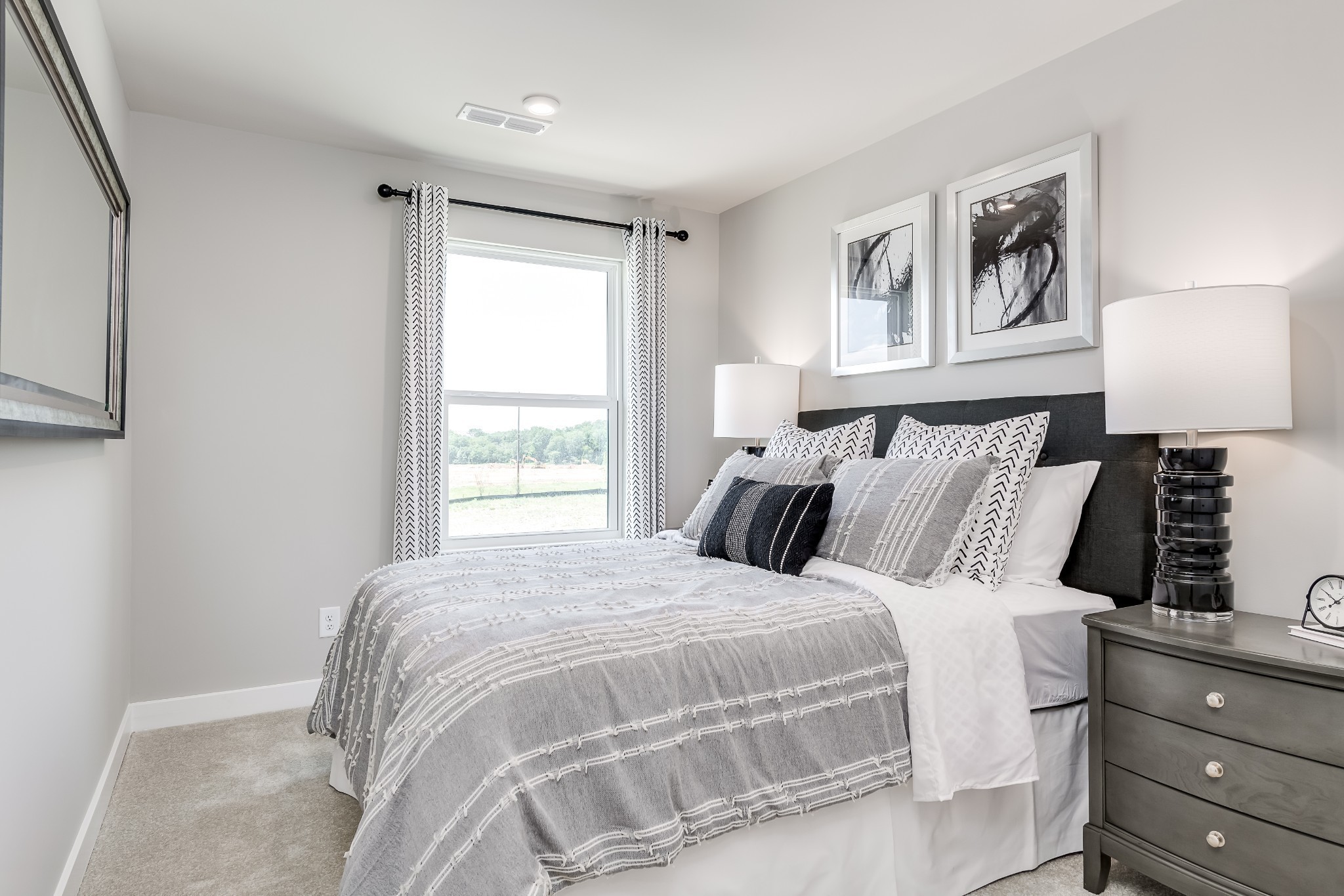 Image 15 of 23 For Lot 25 21st Place