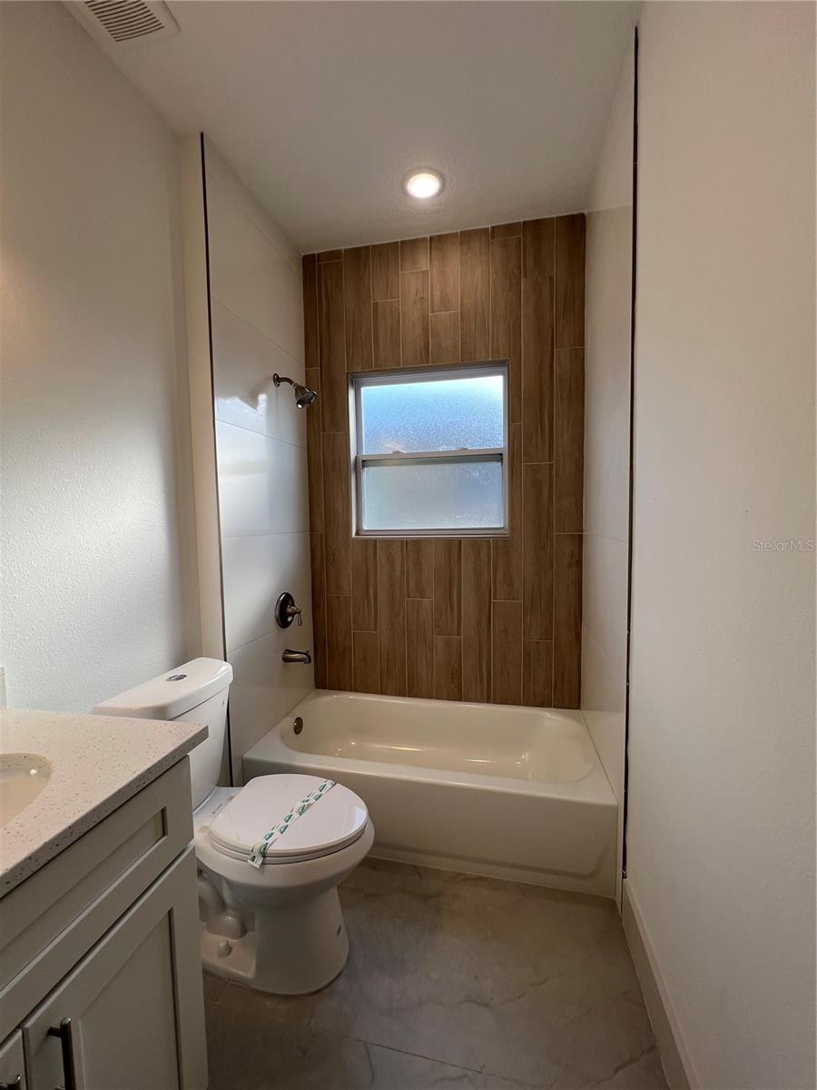 Image 18 of 25 For 1581 Saint Elizabeth Place