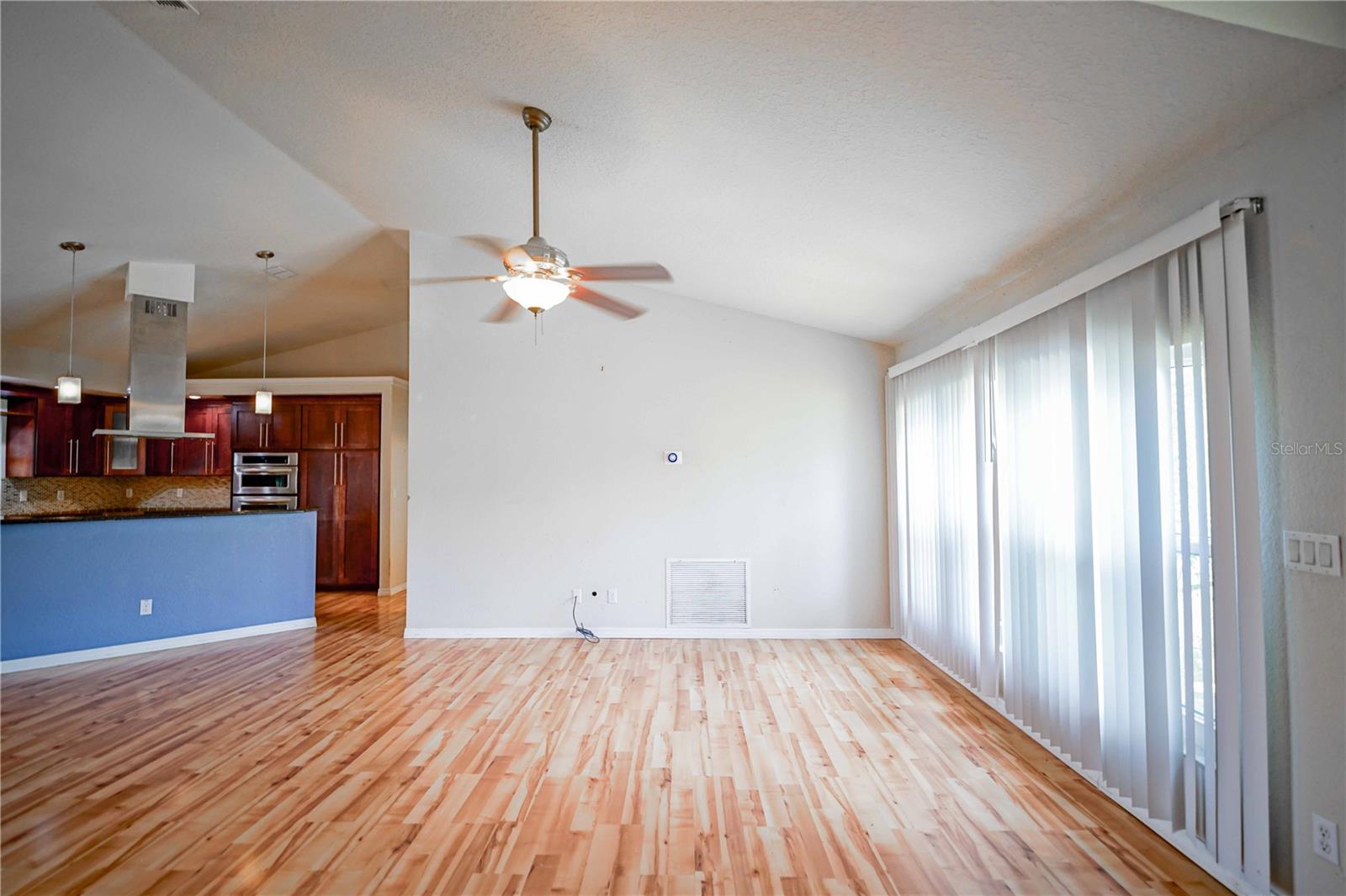 Image 11 of 51 For 2730 162nd Street Road