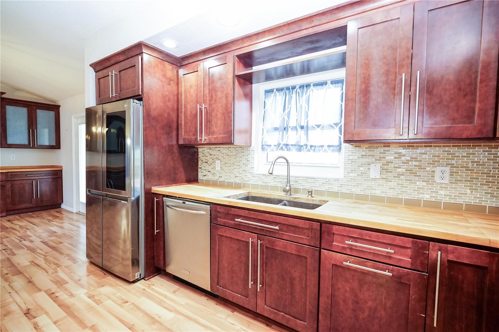 Image 21 of 51 For 2730 162nd Street Road