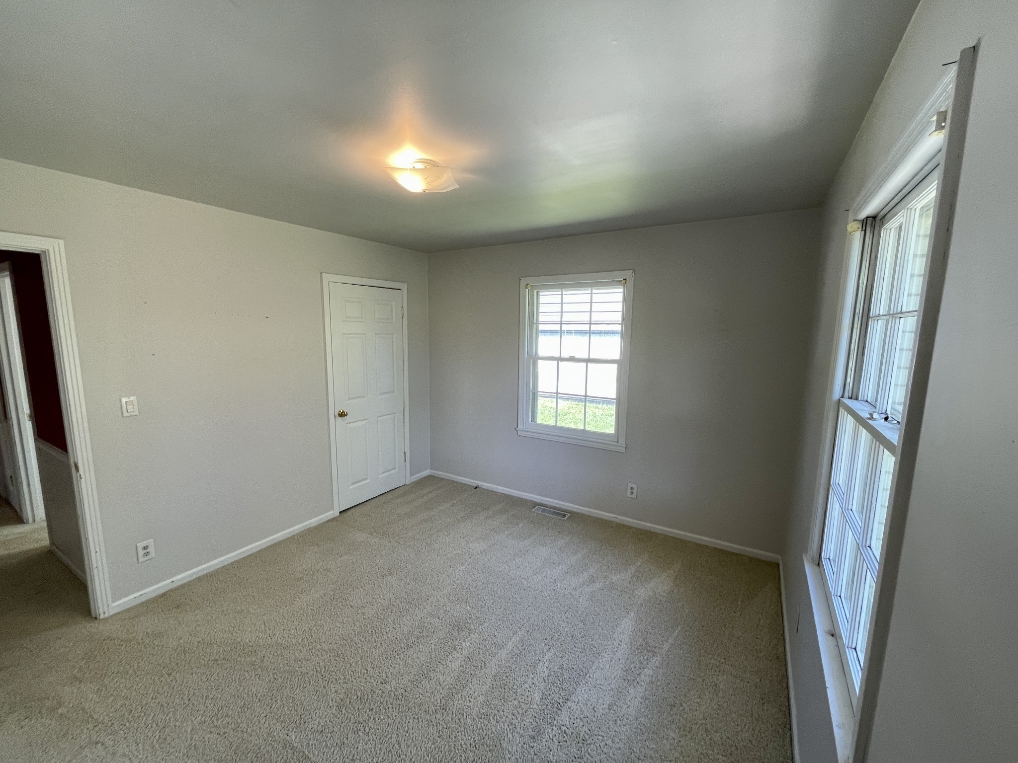 Image 11 of 76 For 21939 85th Loop