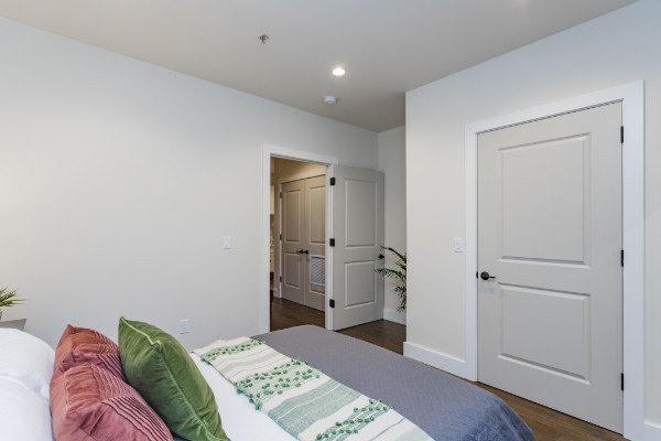Image 22 of 33 For 11136 69th Terrace
