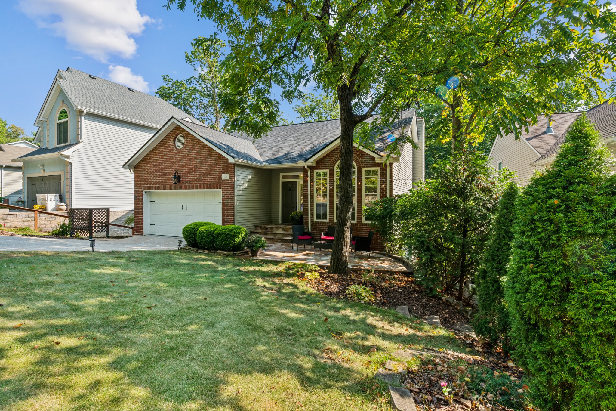 Details for 933 S Woodstone Ln, Nashville, TN 37211