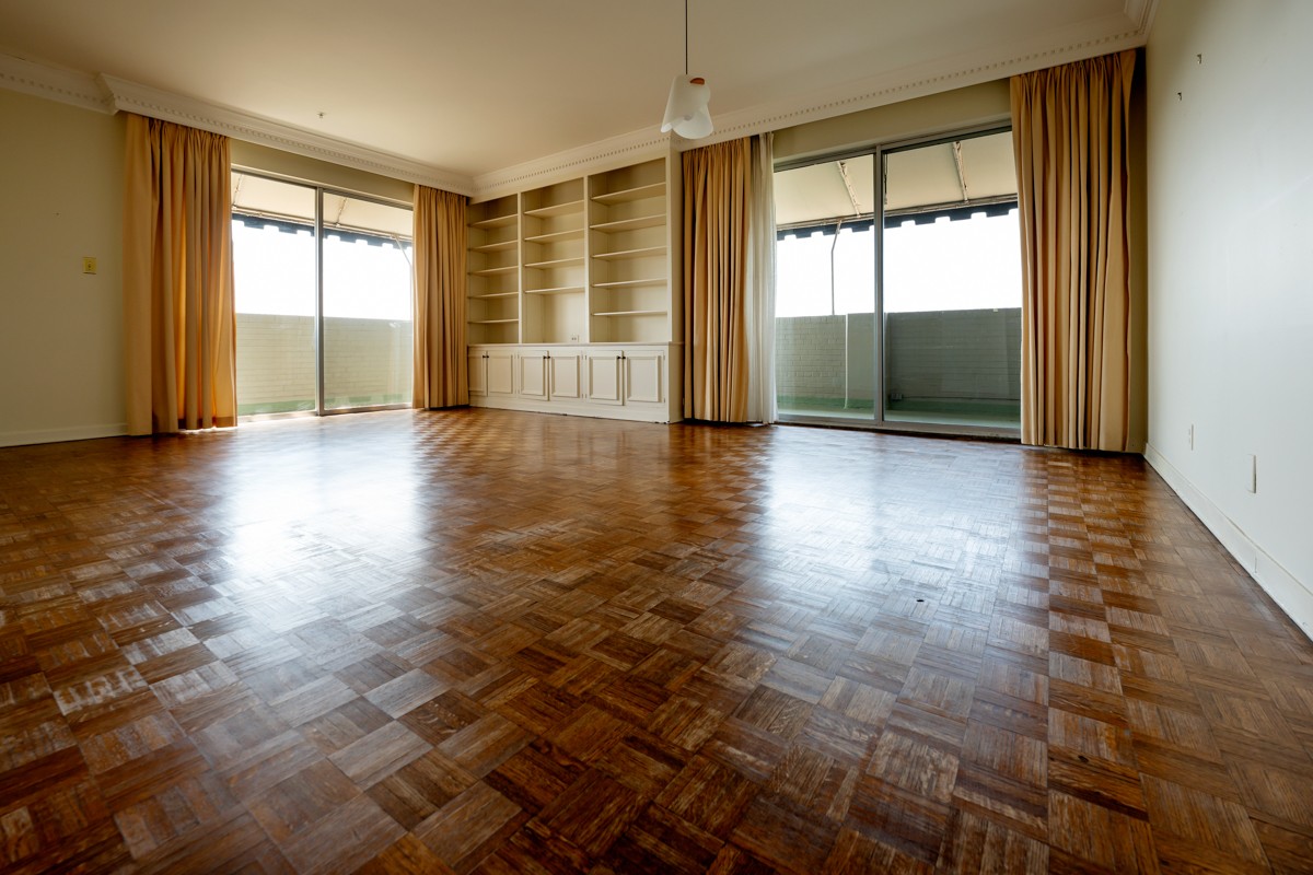 Image 10 of 13 For 23915 Nautilus Boulevard