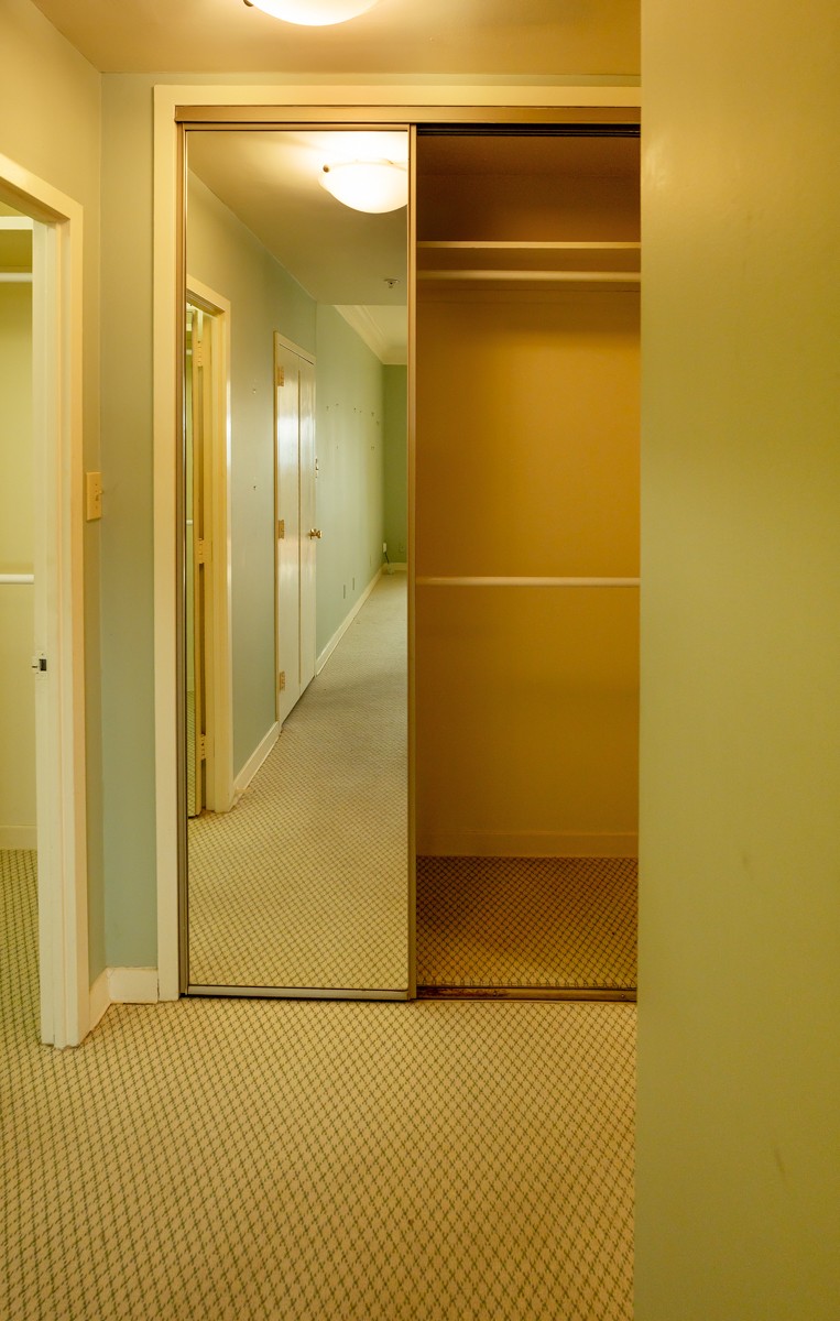 Image 19 of 42 For 23915 Nautilus Boulevard