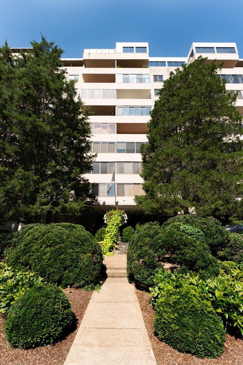 Image 2 of 13 For 23915 Nautilus Boulevard