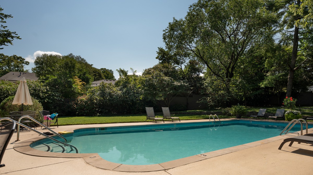 Image 31 of 42 For 23915 Nautilus Boulevard