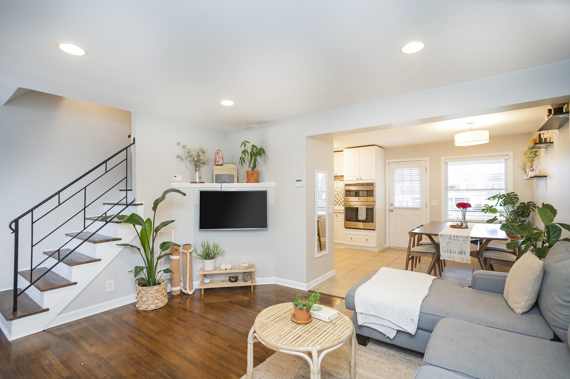 Image 2 of 34 For 10516 27th Avenue