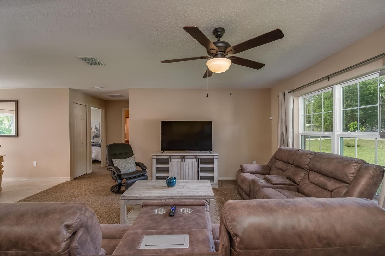 Image 22 of 38 For 4915 62nd Avenue