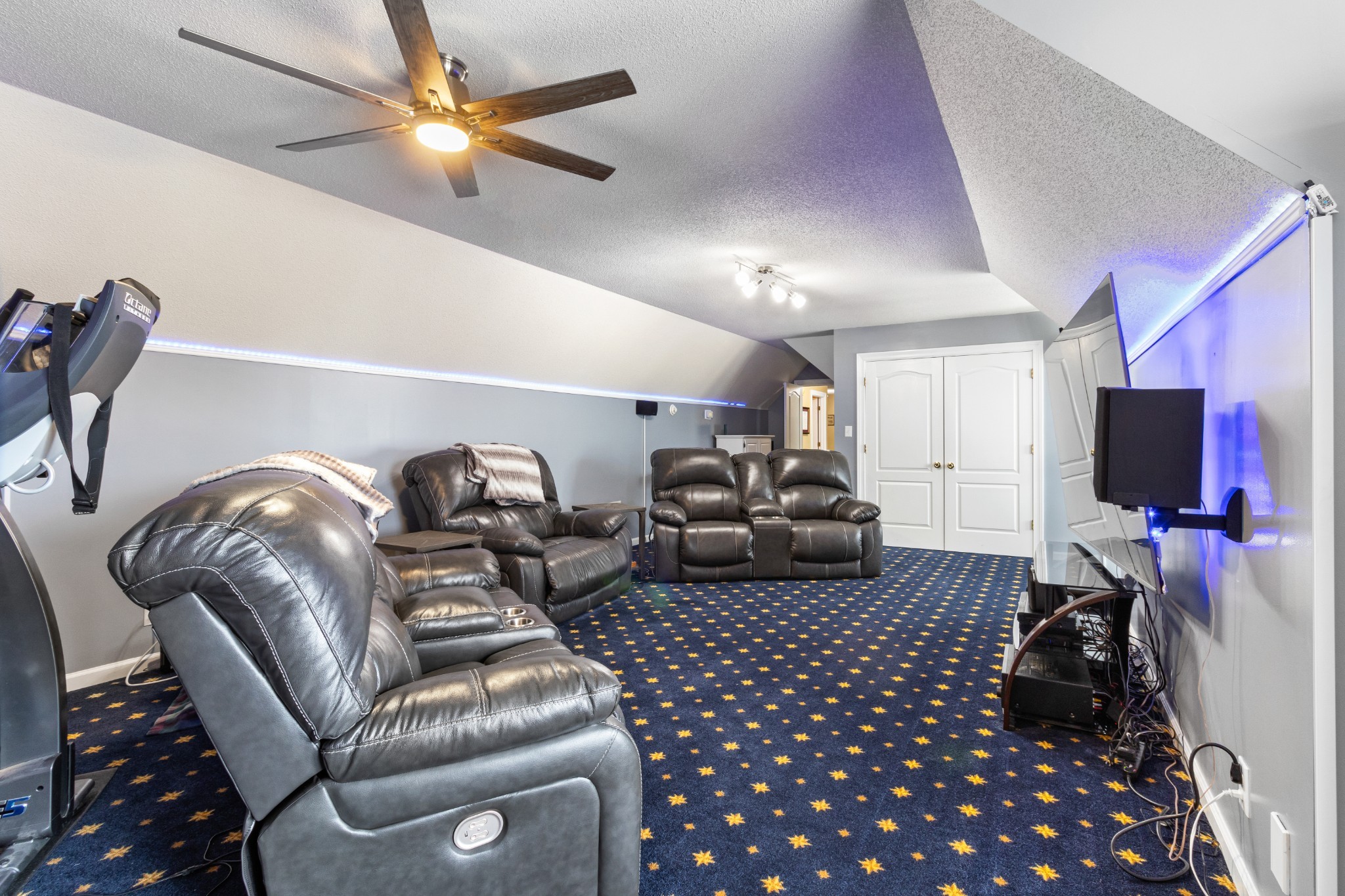 Listing photo id 19 for 7886 103rd Loop