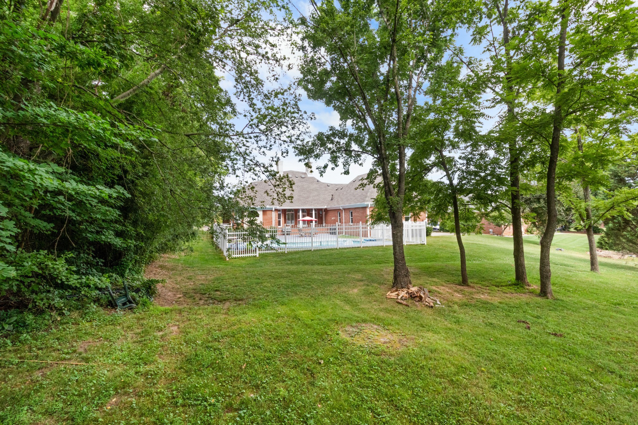 Listing photo id 24 for 7886 103rd Loop