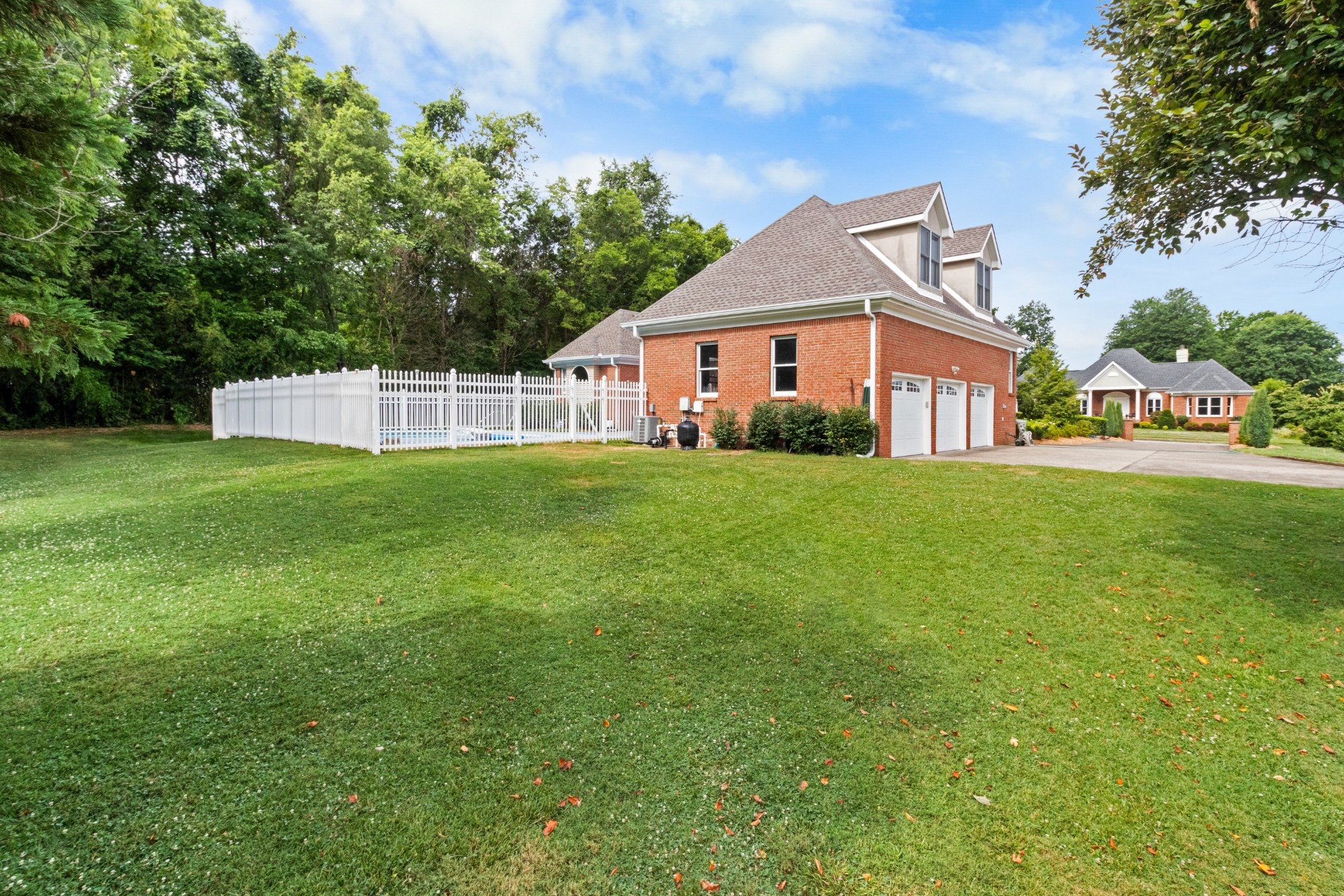 Listing photo id 28 for 7886 103rd Loop