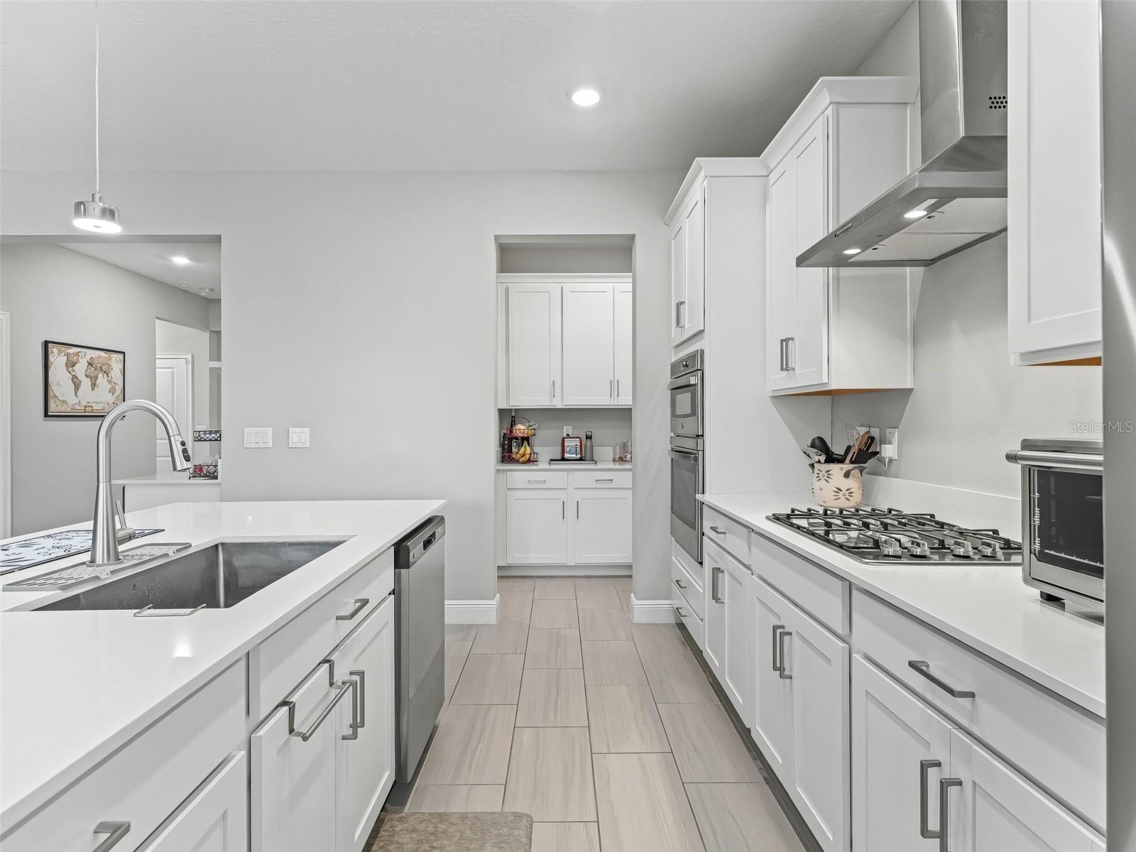 Image 11 of 43 For 3840 6th Avenue