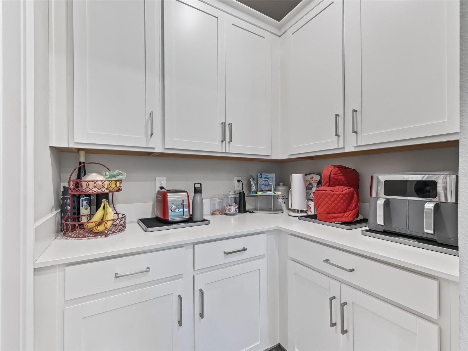 Image 14 of 43 For 3840 6th Avenue