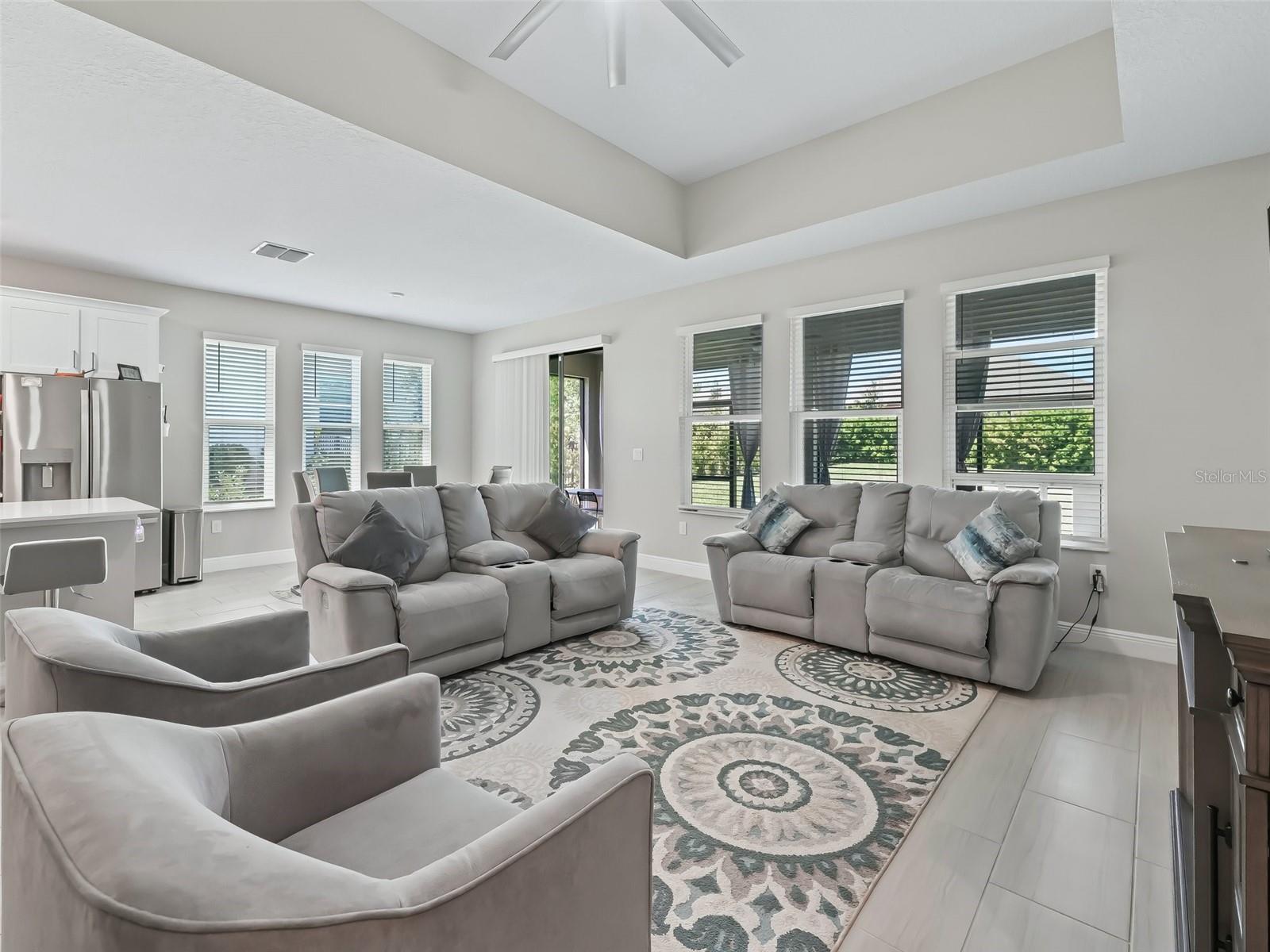 Image 7 of 43 For 3840 6th Avenue