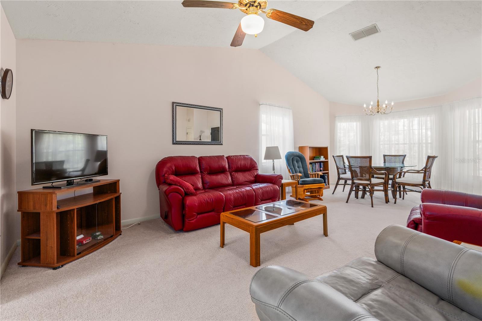 Image 11 of 39 For 906 Colbert Court
